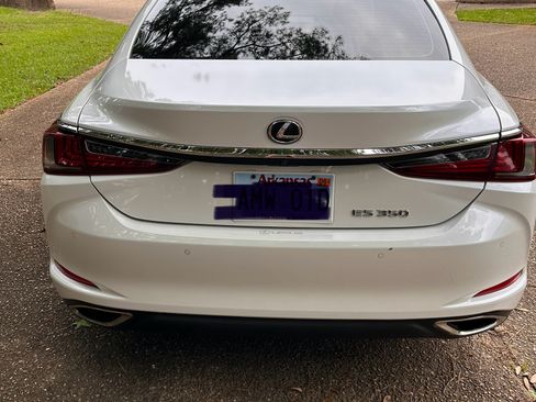 Used 2023 Lexus ES 350 w/ Premium Package image 4
