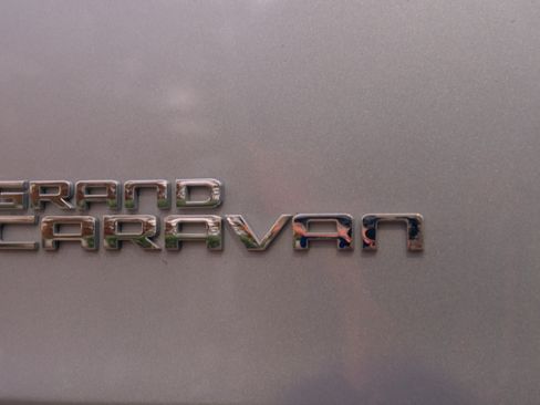 Used 2019 Dodge Grand Caravan SE image 18