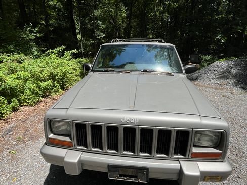 Used 2000 Jeep Cherokee Classic AWD/4WD image 6
