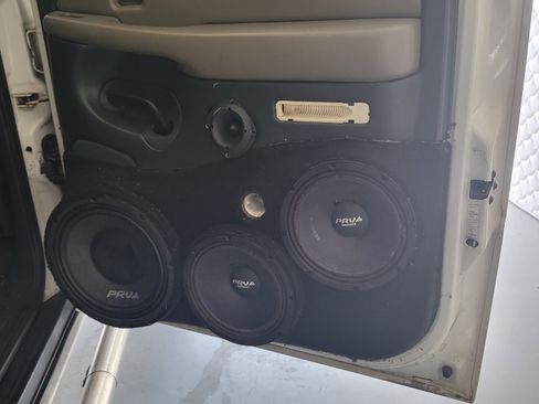 Used 2000 Chevrolet Suburban LS w/ LS Preferred Equipment Group image 6