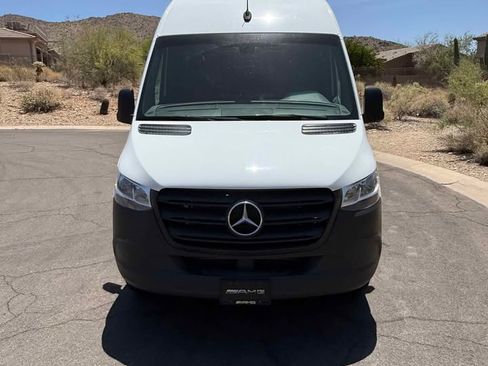Used 2022 Mercedes-Benz Sprinter 2500 image 10