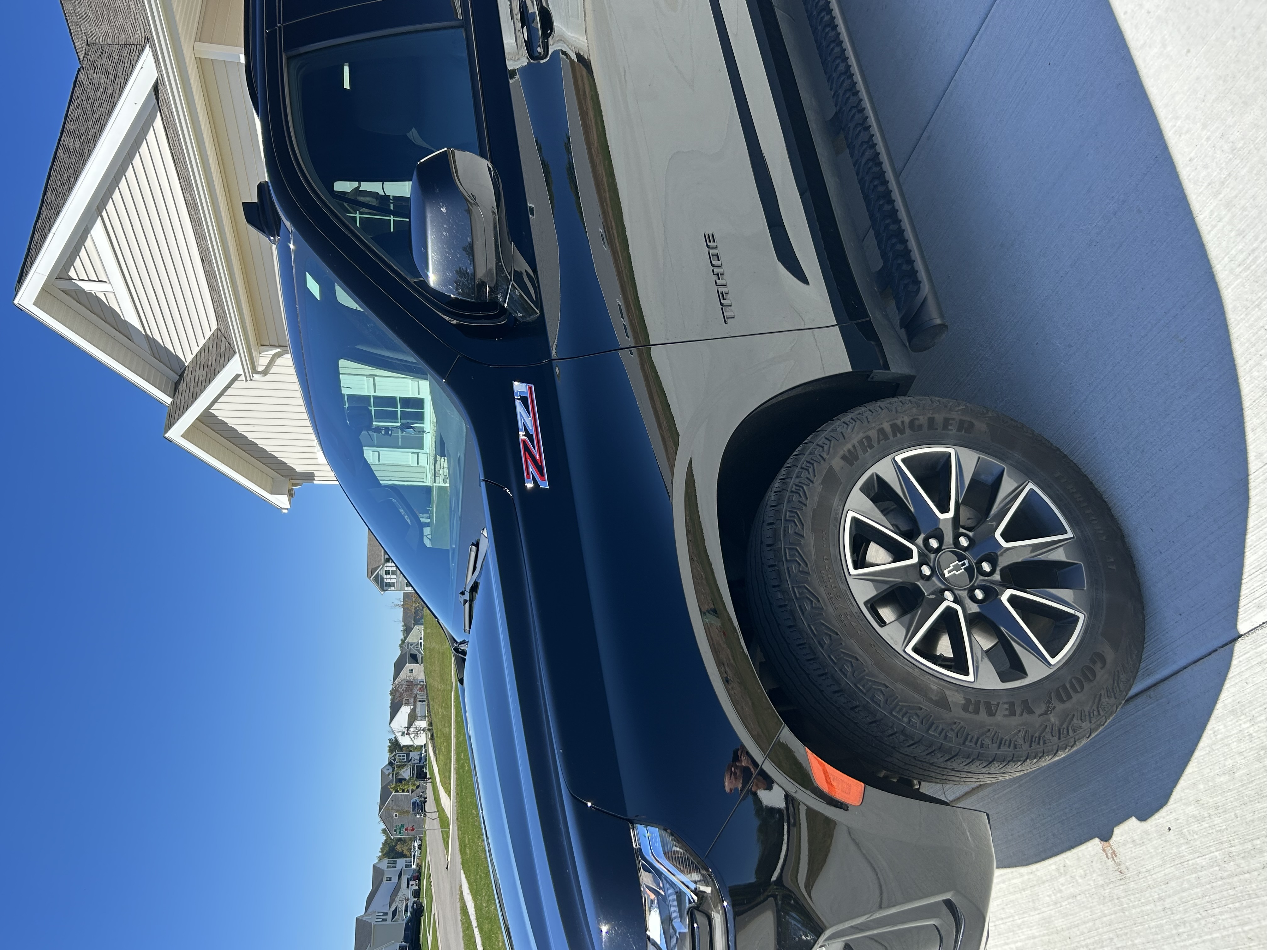 Used 2023 Chevrolet Tahoe Z71 AWD/4WD image 2