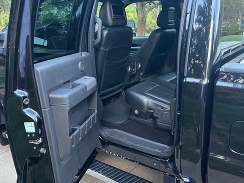 Used 2011 Ford F450 Lariat w/ Lariat Ultimate Pkg image 5