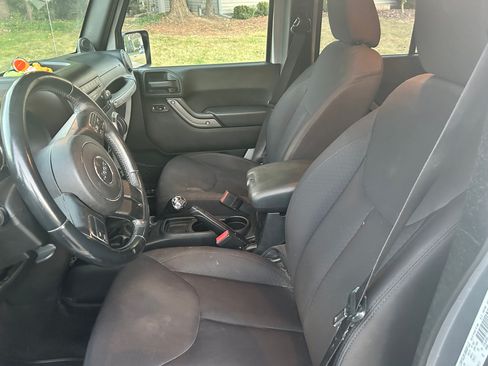 Used 2014 Jeep Wrangler Unlimited Sport w/ Dual Top Group image 6