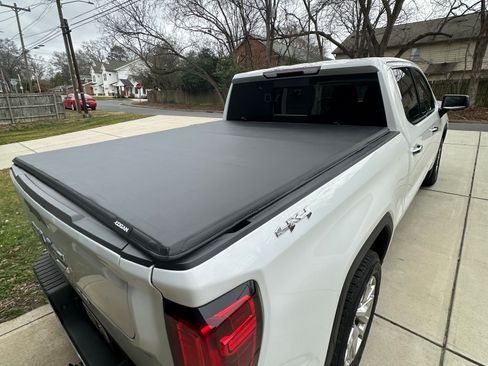 Used 2020 GMC Sierra 1500 SLT w/ SLT Premium Plus Package image 9