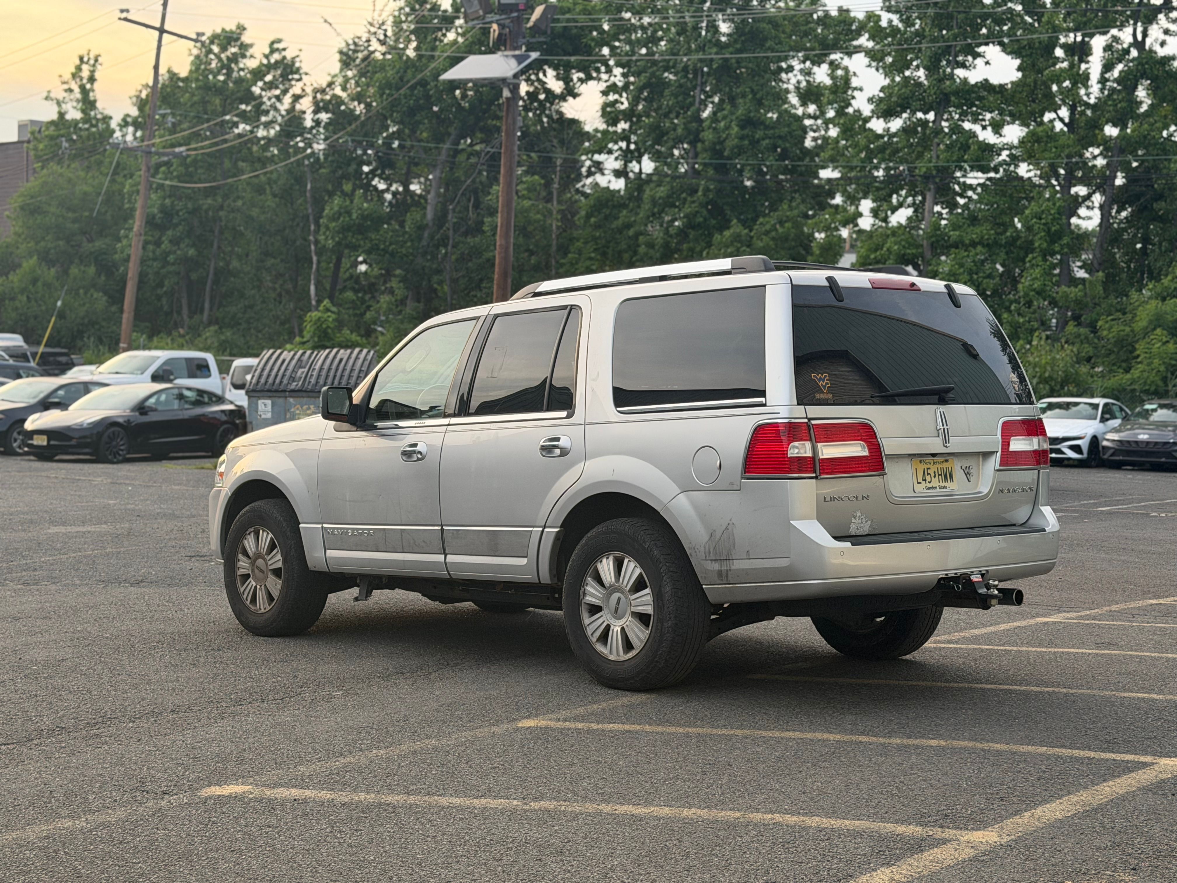 Used 2010 Lincoln Navigator 4WD image 9