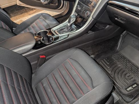 Used 2015 Ford Fusion SE w/ Equipment Group 201A image 11