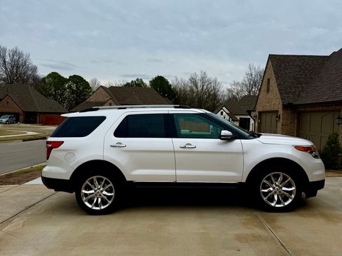 Used 2015 Ford Explorer Limited w/ Equipment Group 302A image 4