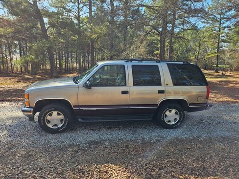 Used 1999 Chevrolet Tahoe Z71 w/ Comfort & Security Pkg image 22