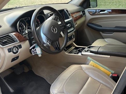 Used 2013 Mercedes-Benz ML 350 4MATIC image 4