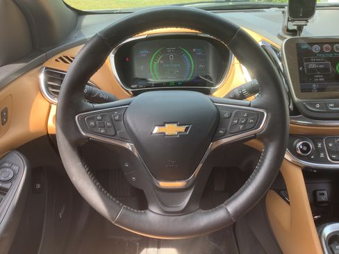 Used 2017 Chevrolet Volt Premier w/ Driver Confidence Package FWD image 19