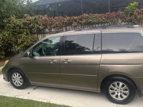 Used 2010 Honda Odyssey EX-L image 9