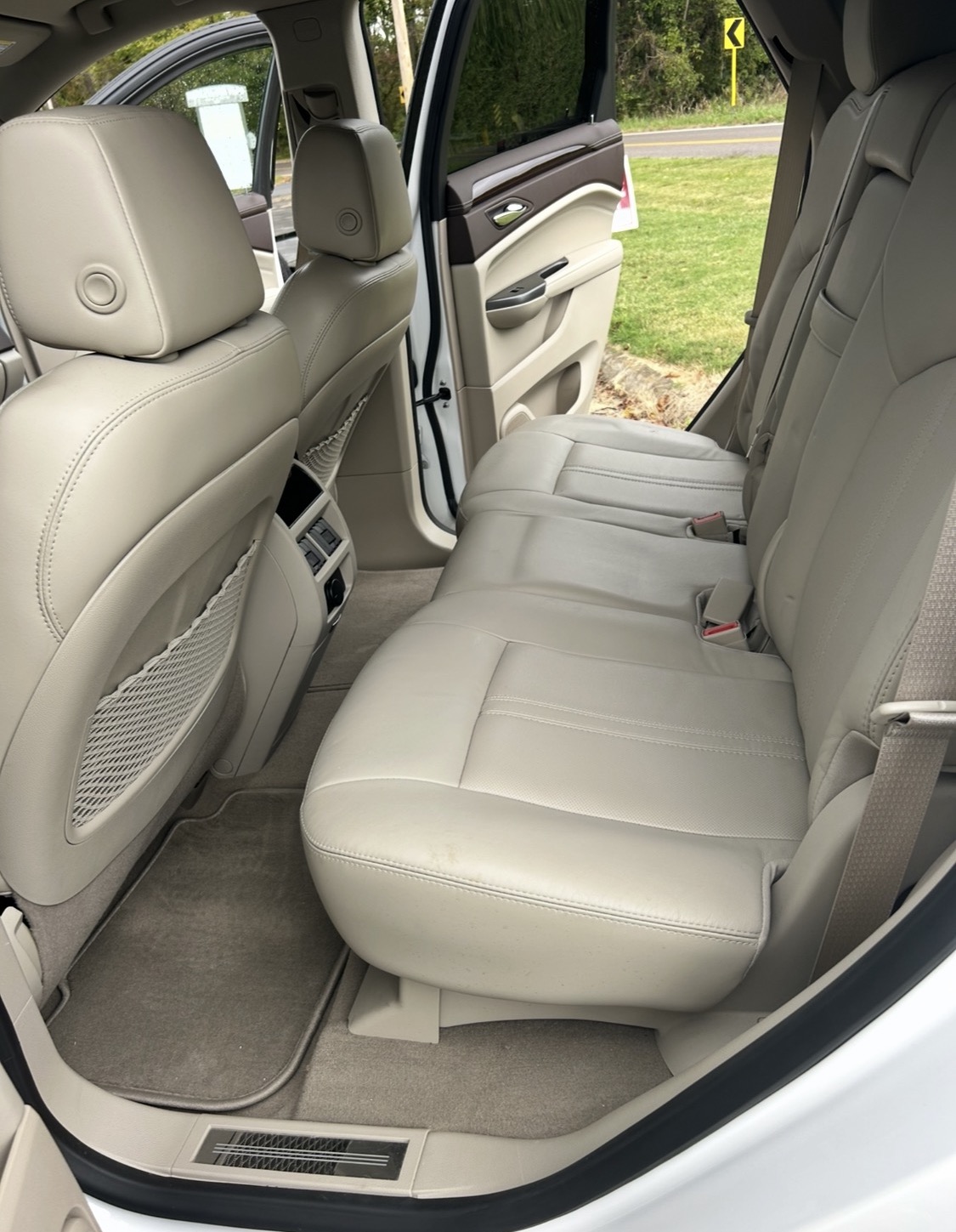Used 2012 Cadillac SRX Performance FWD image 9