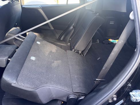 Used 2015 Toyota RAV4 LE image 8