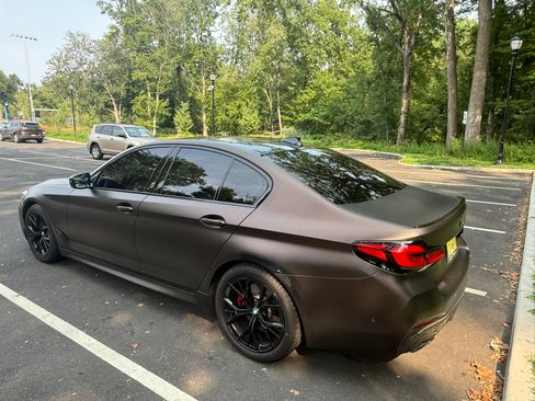 Used 2023 BMW 530i w/ M Sport Package RWD image 8