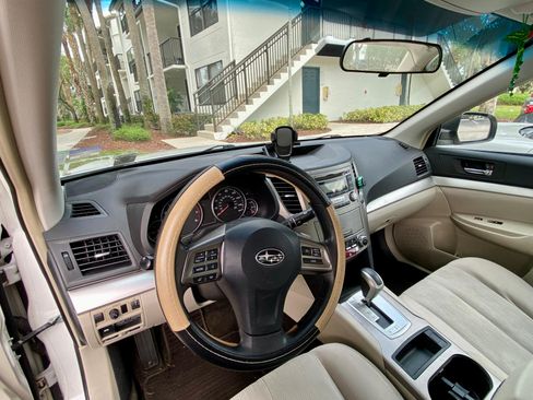 Used 2013 Subaru Legacy 2.5i image 9