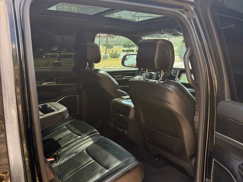 Used 2022 Jeep Wagoneer Series I w/ Premium Group I AWD/4WD image 11