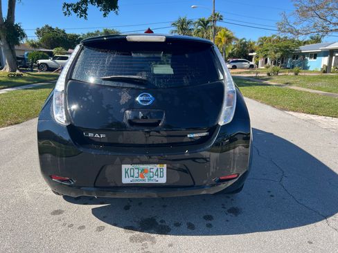 Used 2015 Nissan Leaf SL w/ Premium Package image 5