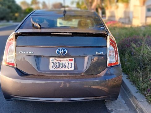 Used 2014 Toyota Prius Four w/ Solar Roof Package image 13