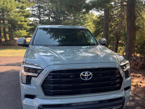 Used 2024 Toyota Sequoia SR5 w/ TRD Off-Road Package AWD/4WD image 2