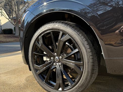 Used 2024 Volvo XC60 B5 Ultimate w/ Protection Package Premier image 15