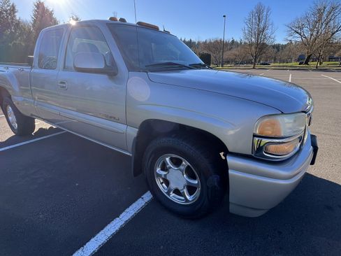 Used 2004 GMC Sierra 1500 Denali image 6
