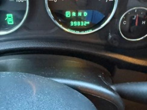 Used 2015 Jeep Wrangler Unlimited Rubicon w/ Connectivity Group AWD/4WD image 20