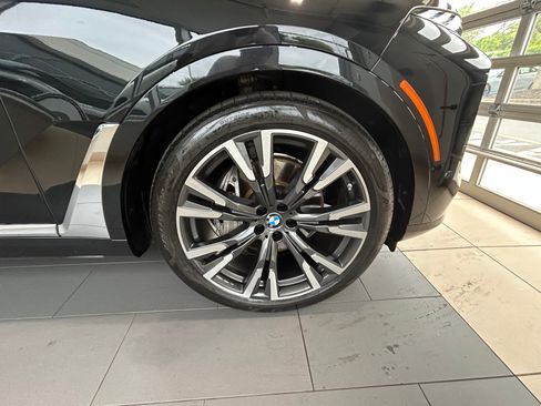 Used 2024 BMW X7 xDrive40i w/ Executive Package image 2