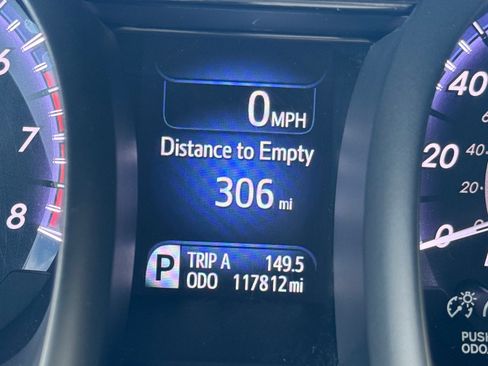 Used 2015 Toyota Avalon XLE Touring image 10