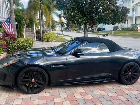 Used 2017 Jaguar F-TYPE S image 2