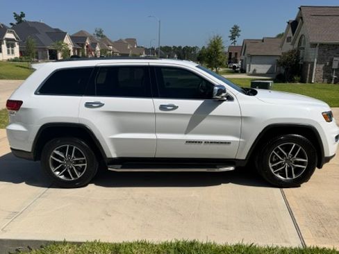 Used 2021 Jeep Grand Cherokee Limited RWD image 1
