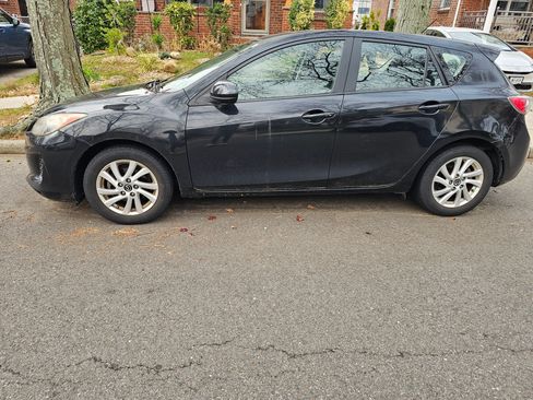 Used 2013 MAZDA MAZDA3 i Touring image 2