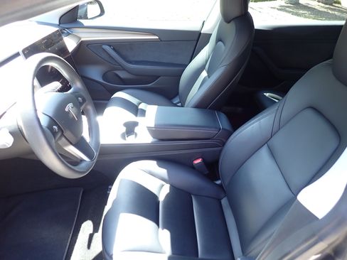 Used 2022 Tesla Model 3 Performance image 11