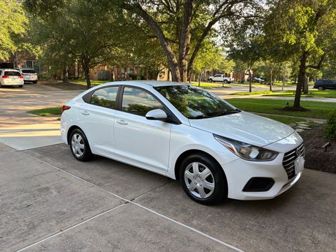 Used 2021 Hyundai Accent SE FWD image 6