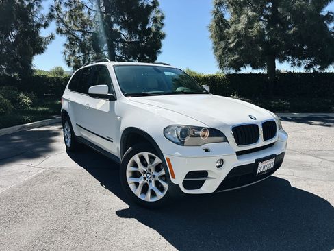 Used 2011 BMW X5 xDrive35i image 23