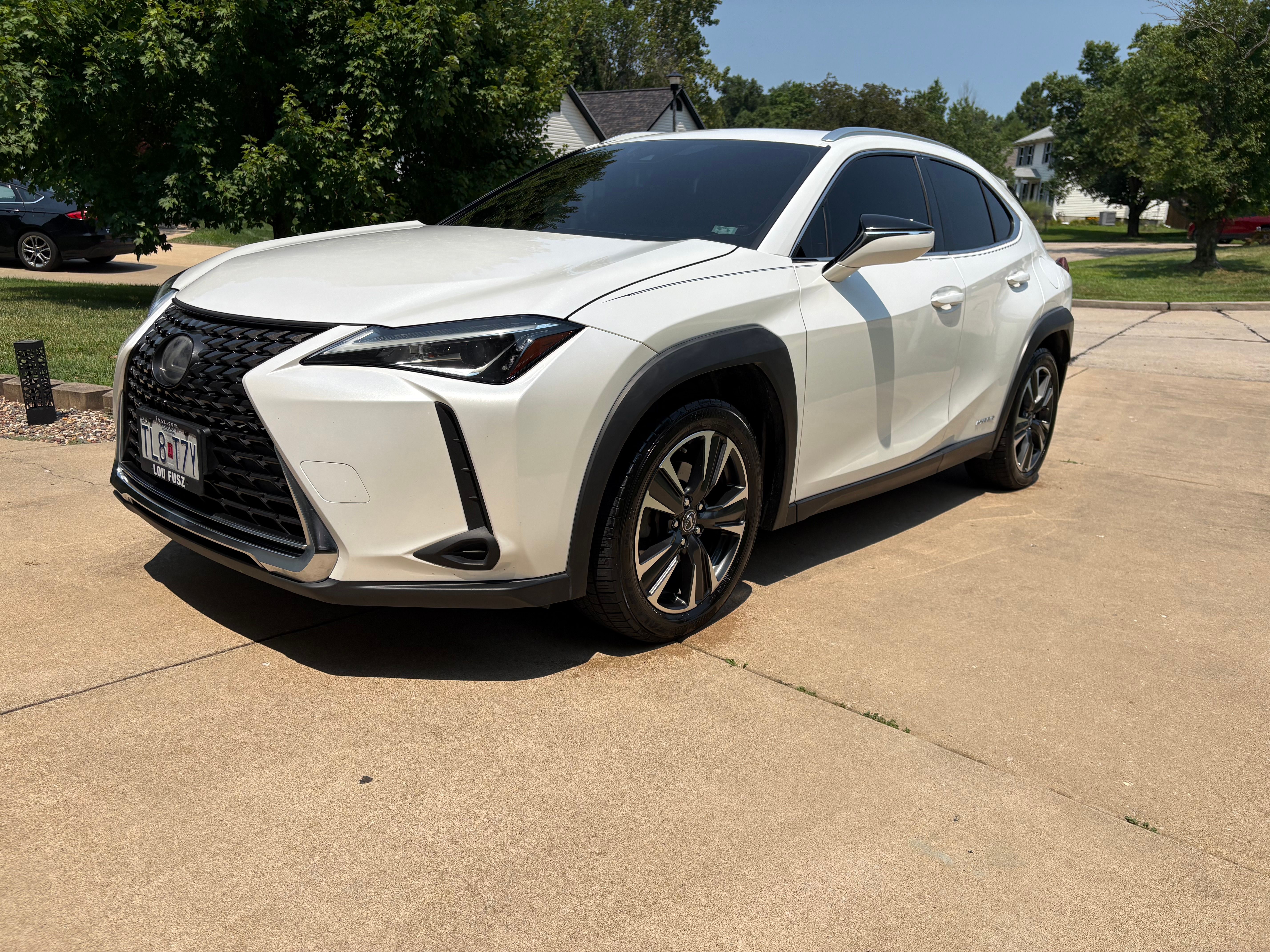 Used 2019 Lexus UX 250h AWD/4WD image 1