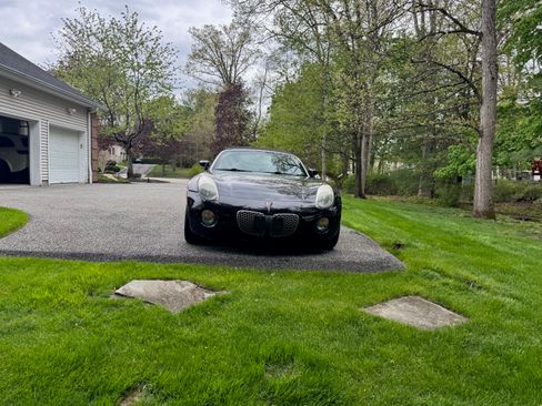 Used 2008 Pontiac Solstice Convertible w/ Premium Package RWD image 8