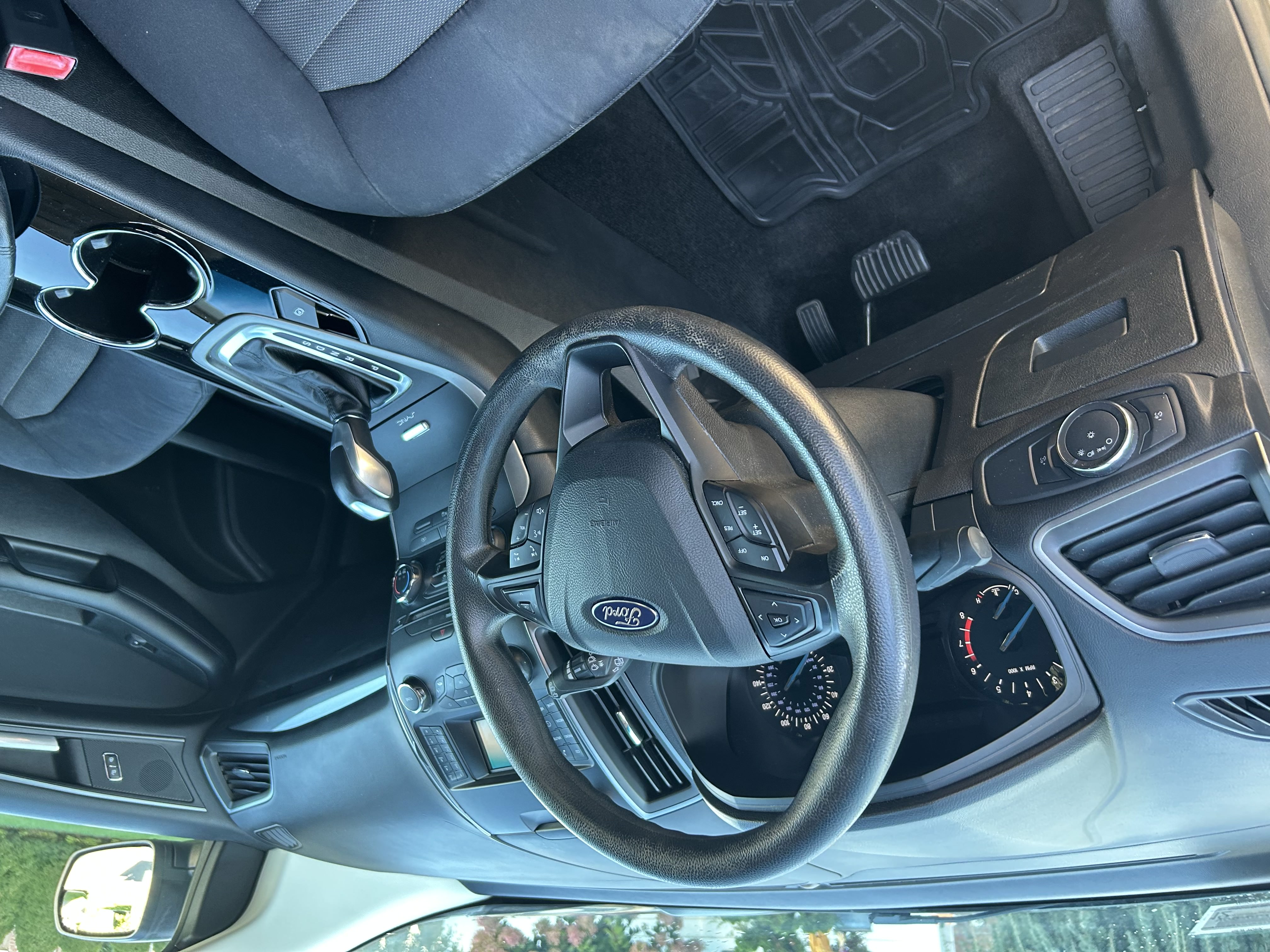 Used 2015 Ford Edge SE FWD image 11