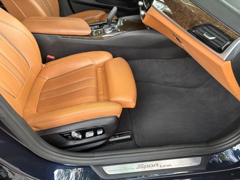 Used 2017 BMW 540i xDrive image 10