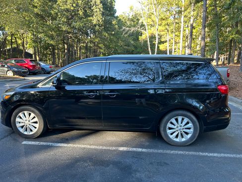 Used 2017 Kia Sedona EX image 13