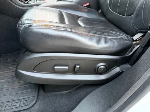 Used 2015 Chevrolet Traverse LTZ image 16