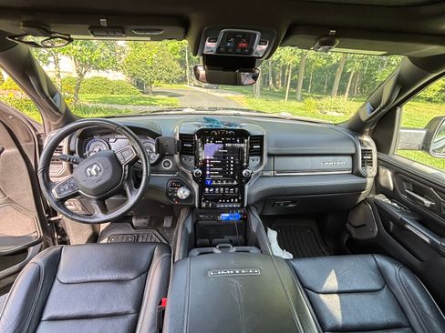 Used 2019 RAM 1500 Limited AWD/4WD image 18