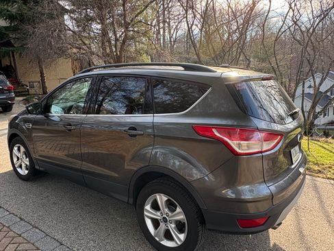 Used 2016 Ford Escape SE w/ Equipment Group 201A image 6