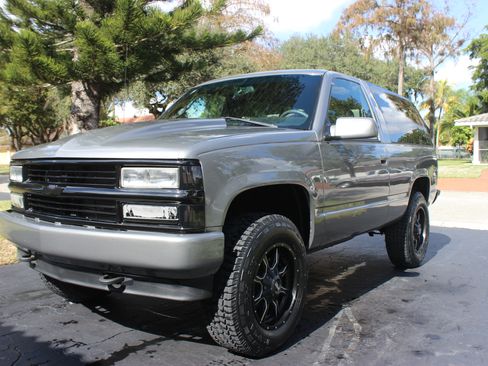 Used 1996 Chevrolet Tahoe 4WD 2-Door image 1