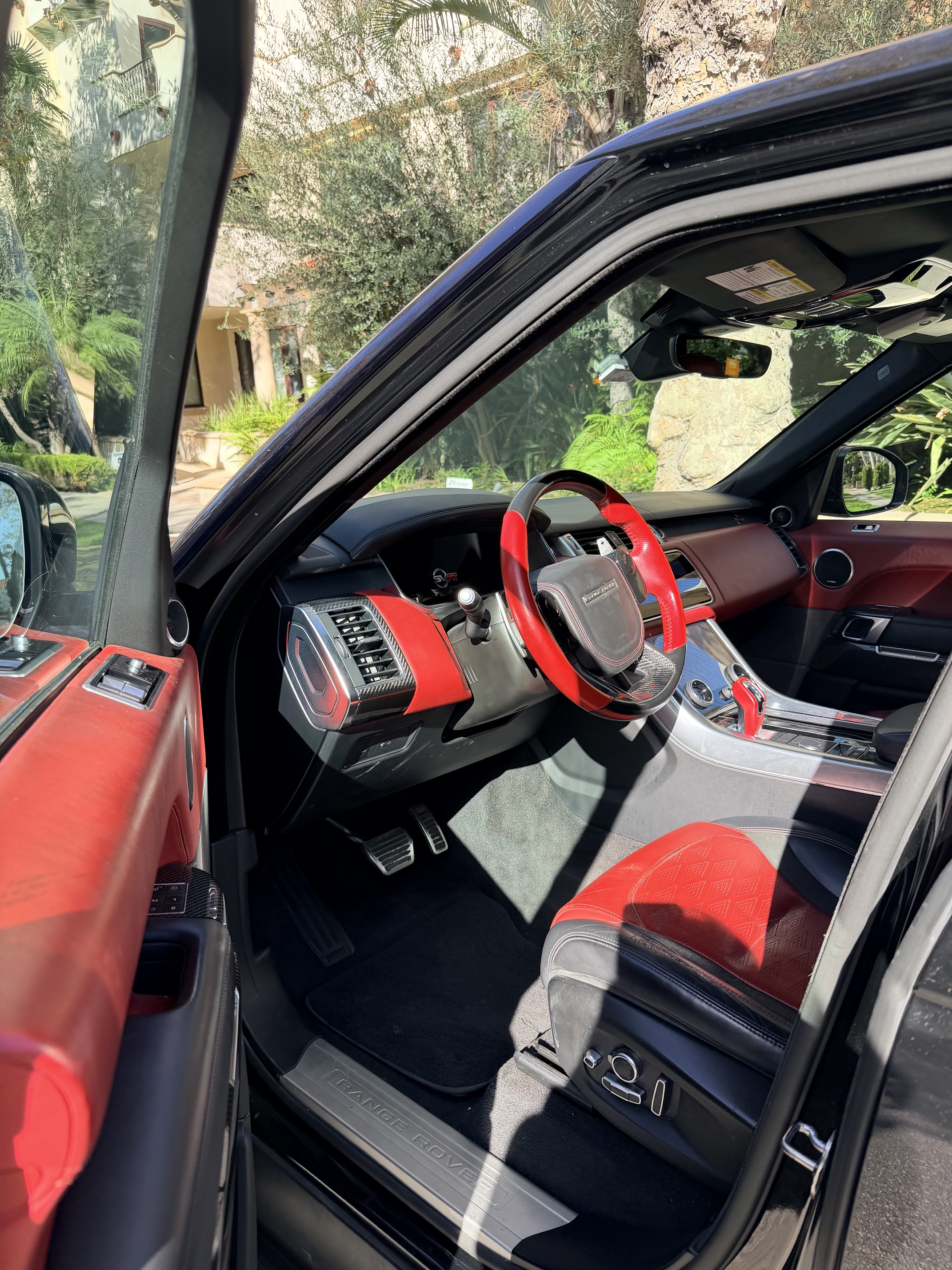 Used 2019 Land Rover Range Rover Sport SVR AWD/4WD image 6
