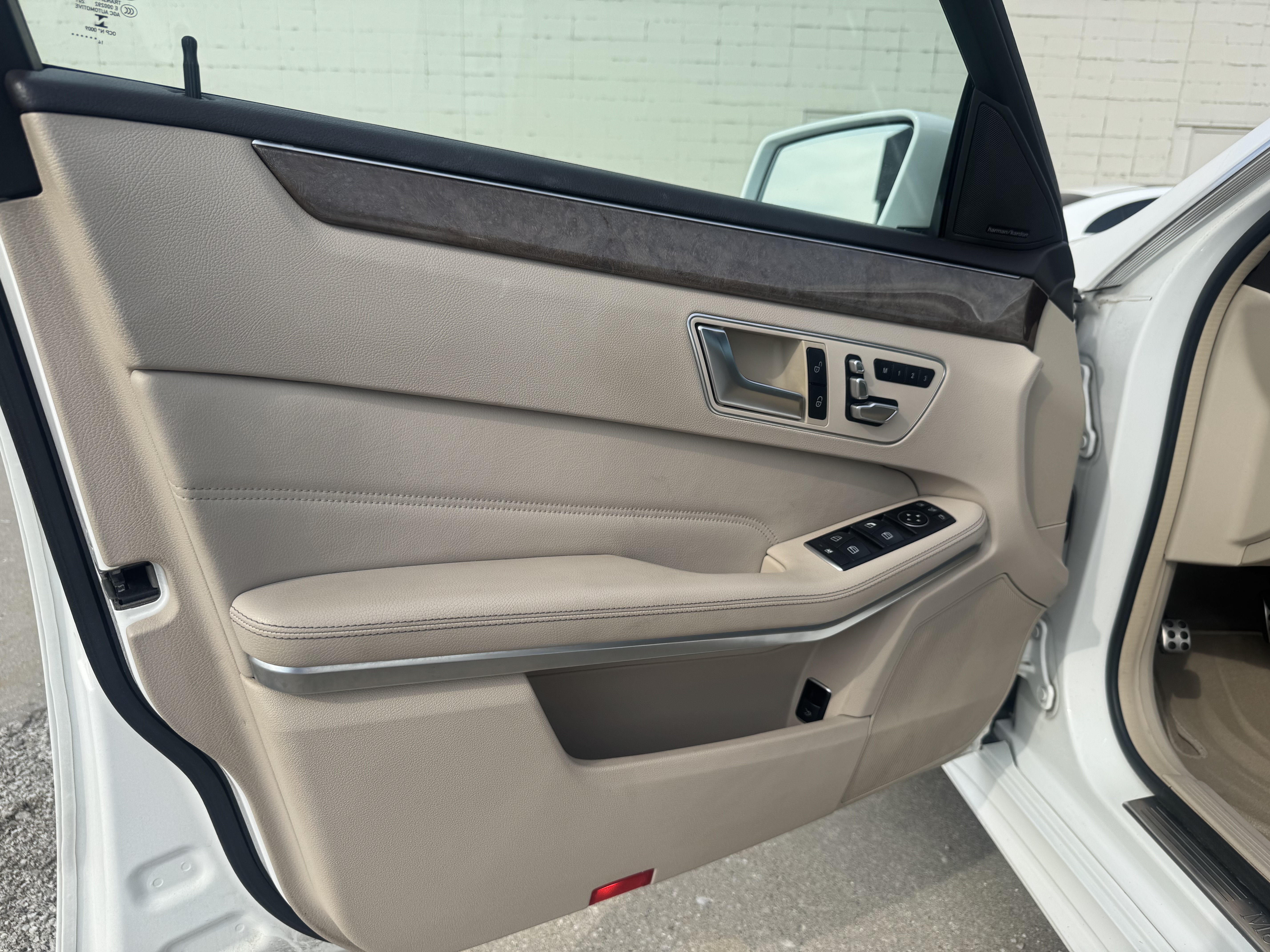 Used 2015 Mercedes-Benz E 350 4MATIC Sedan image 21