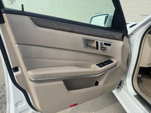 Used 2015 Mercedes-Benz E 350 4MATIC Sedan image 21