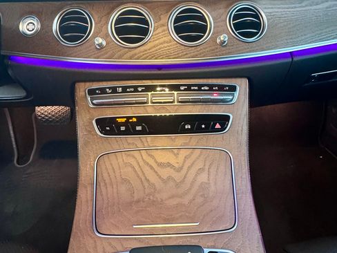 Used 2022 Mercedes-Benz E 350 Sedan image 16
