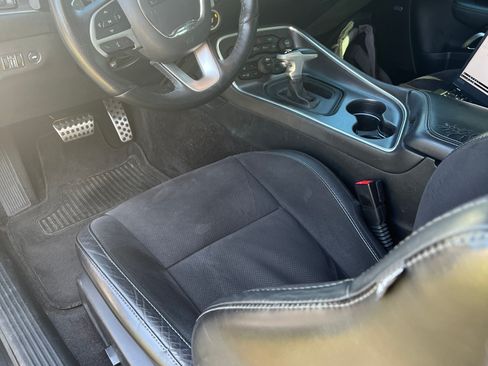 Used 2017 Dodge Challenger GT w/ GT Interior Package image 8