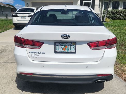 Used 2018 Kia Optima LX image 11